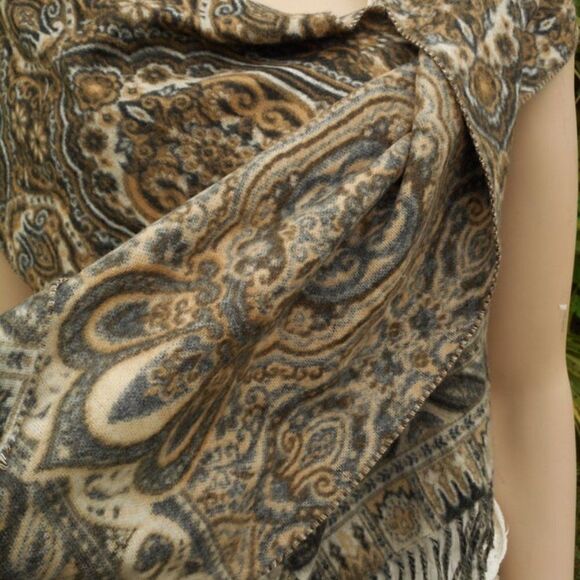NWOT CASHMINK 100& Acrylic Swirl & Paisley Scarf/Wrap Made in Germany - Picture 7 of 8